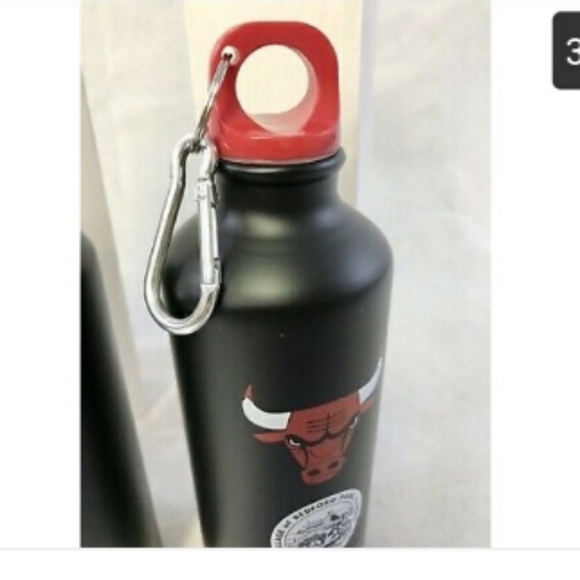NWT: Chicago Bulls Water Bottle - Picture 2 of 2